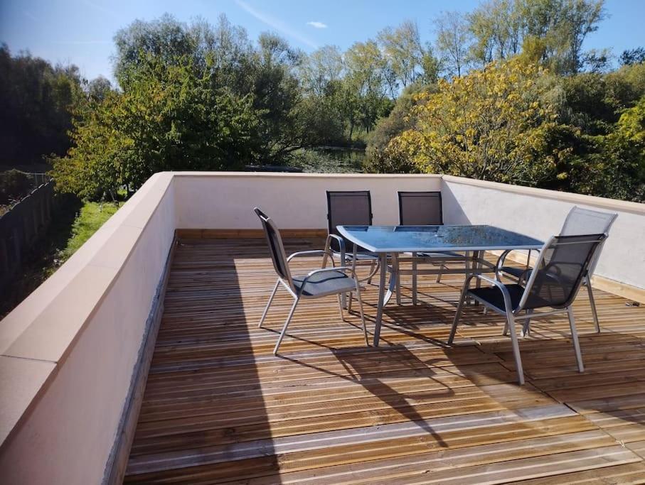 Appartement Agreable Maison Avec Parking Gratuit à Amiens Extérieur photo